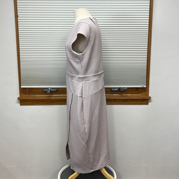 ASOS NWT Lilac Textured V-Neck Faux Wrap Midi Dress Size 14 - Picture 5 of 8